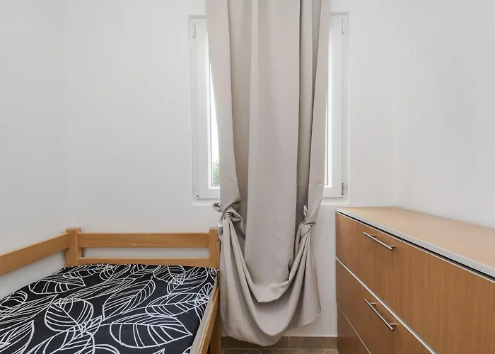 Simic 3 By Interhome *